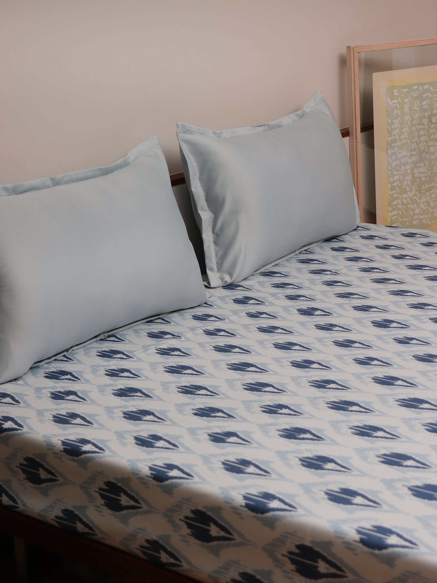 blue colored Motif printed bed cover with 2 matching pillow covers made from cotton blend for queen size double bed 90x108 inch