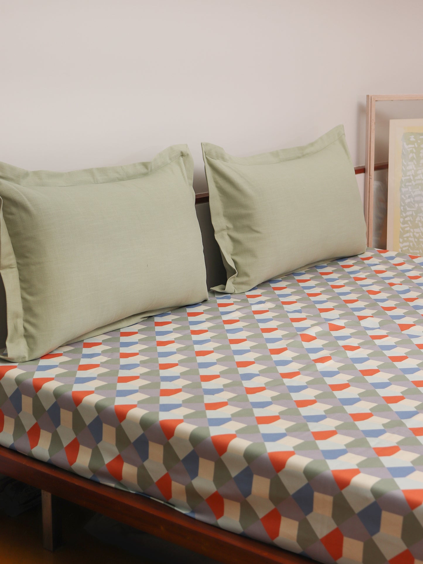 orange blue colored printed motif bed cover with 2 matching pillow covers made from cotton blend for queen size double bed 90x108 inch