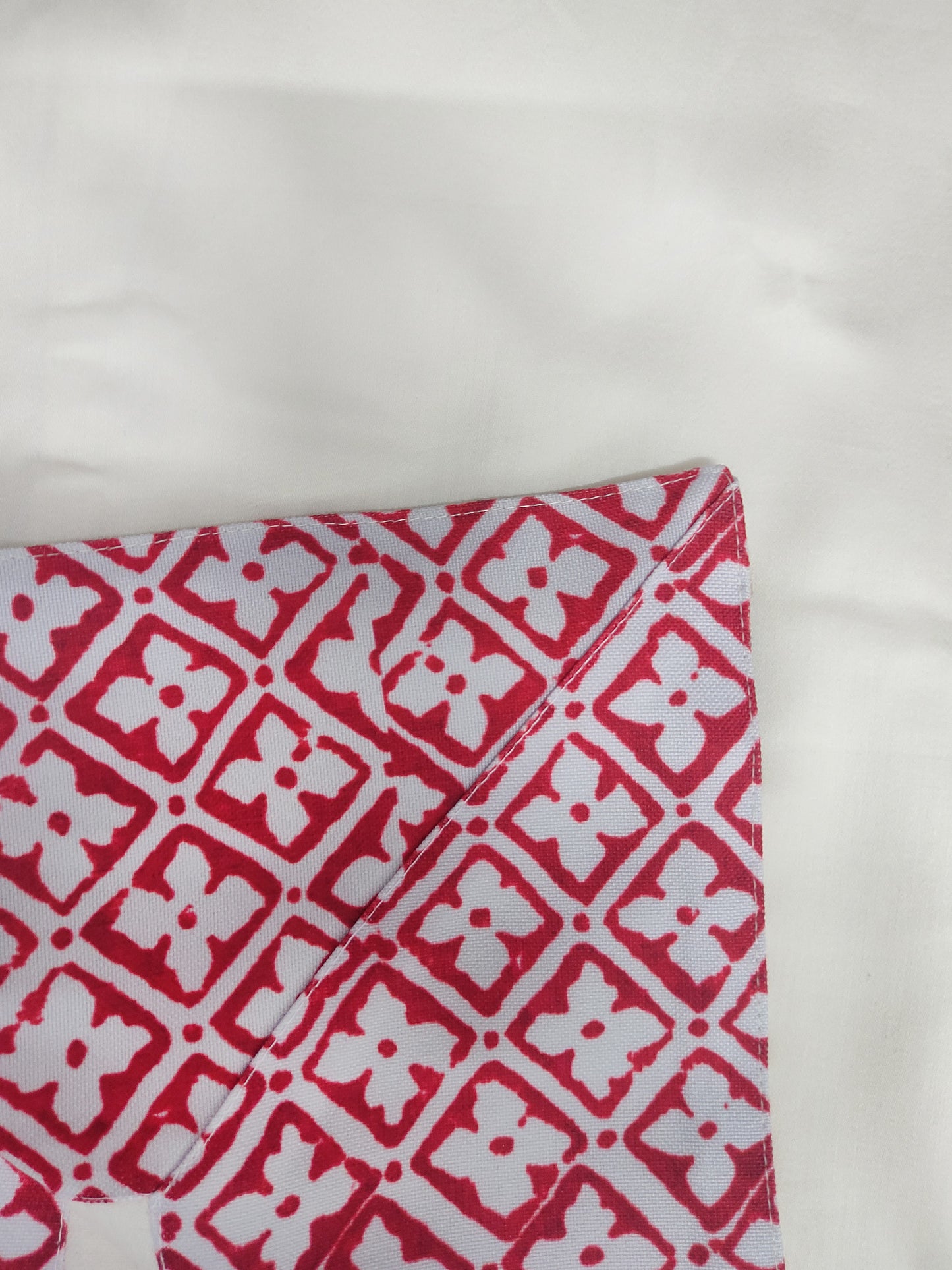 Table Cover Embroidered and Border Patchwork | Cotton Blend - Red and White | Heat Resistant Table Cover for Kitchen Table/Dining Table Cloth, 52 X 84 Inches; 130 cm X 210 cm
