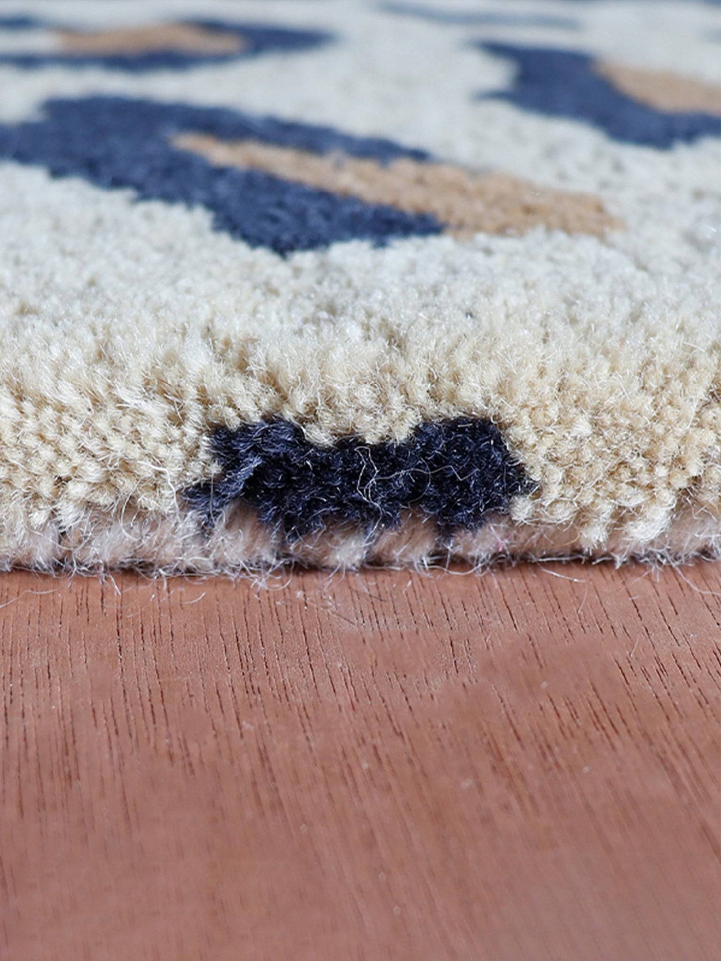 Carpet Hand Tufted 100% Woollen Patchwork Beige And Off White Animal - 4ft X 6ft