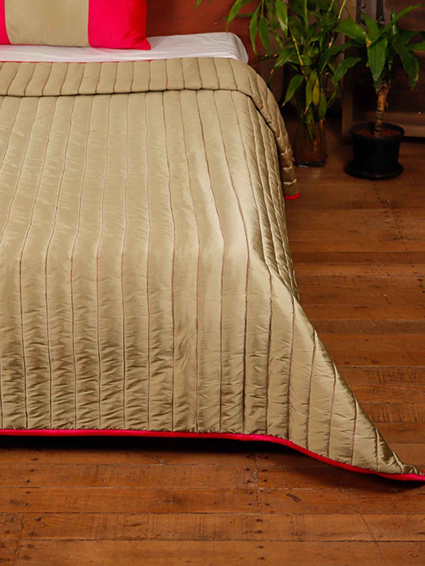Quilt with 2 Pillow Shams Polyester Self Textured Pink/Beige - (90" X 108" ; Pillow - 17" X 27")