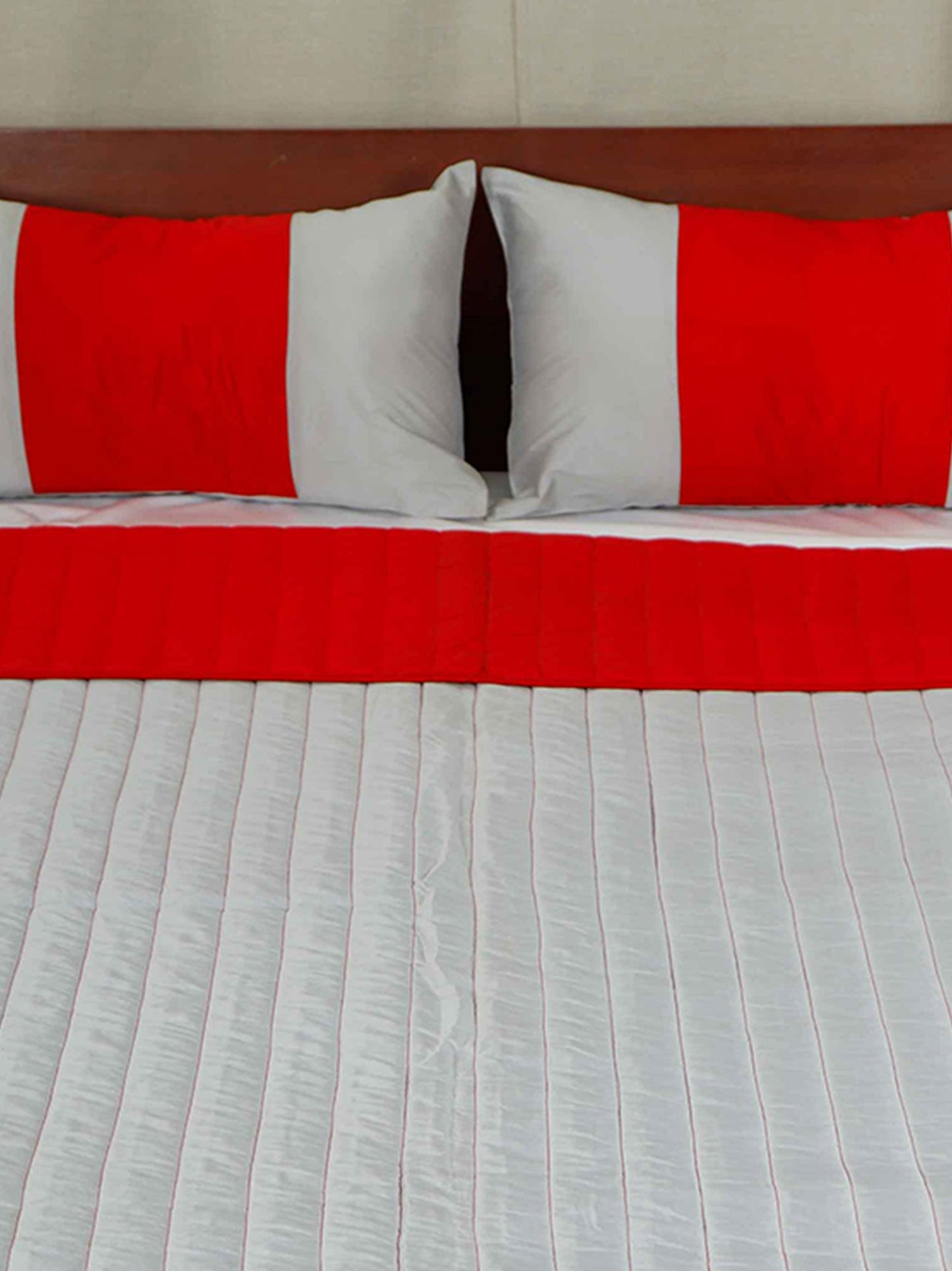 Quilt with 2 Pillow Shams Decorative Polyester Self Textured Reversible Red/Grey - (90" X 108" ; Pillow - 17" X 27")