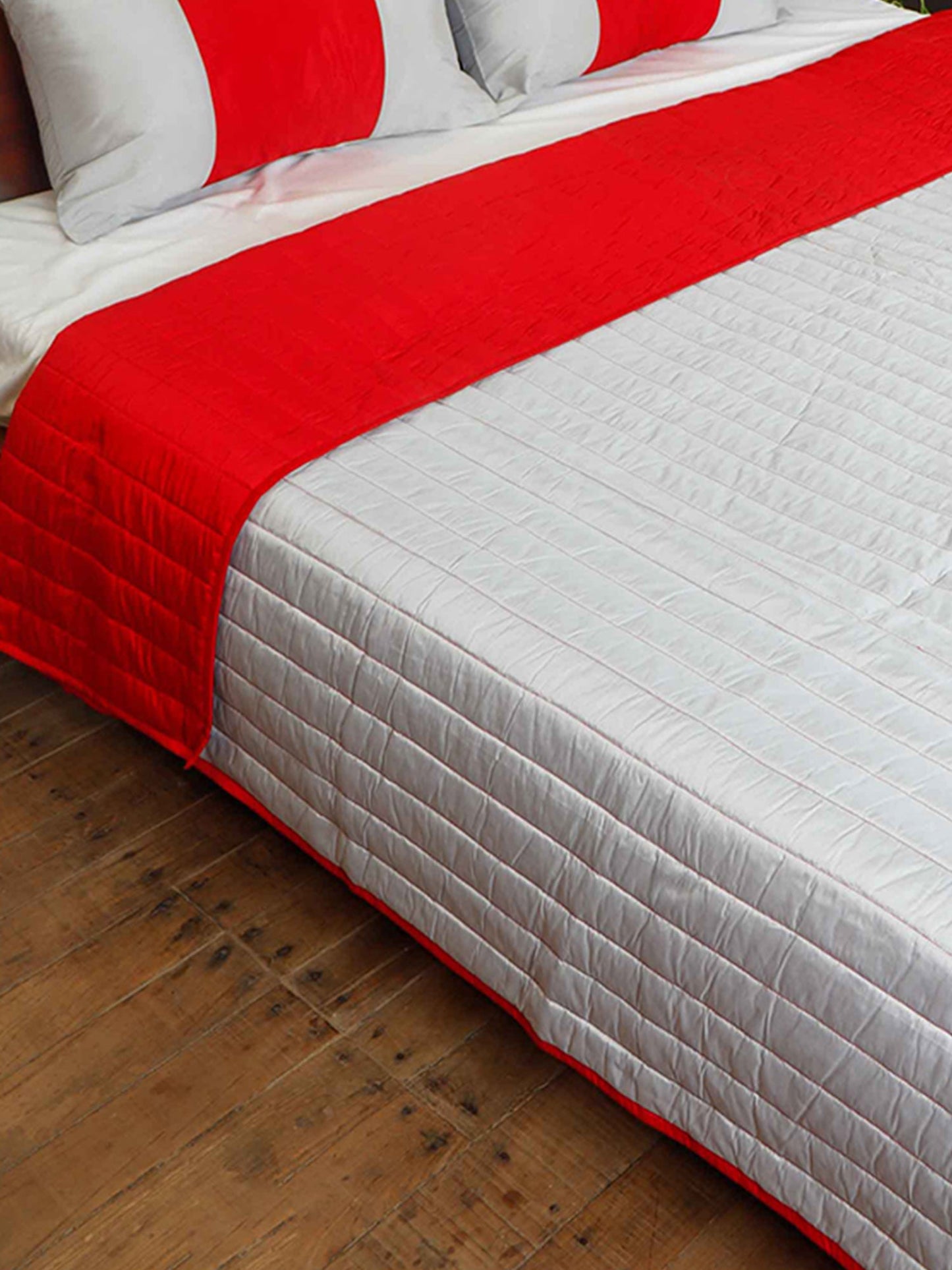 Quilt with 2 Pillow Shams Decorative Polyester Self Textured Reversible Red/Grey - (90" X 108" ; Pillow - 17" X 27")