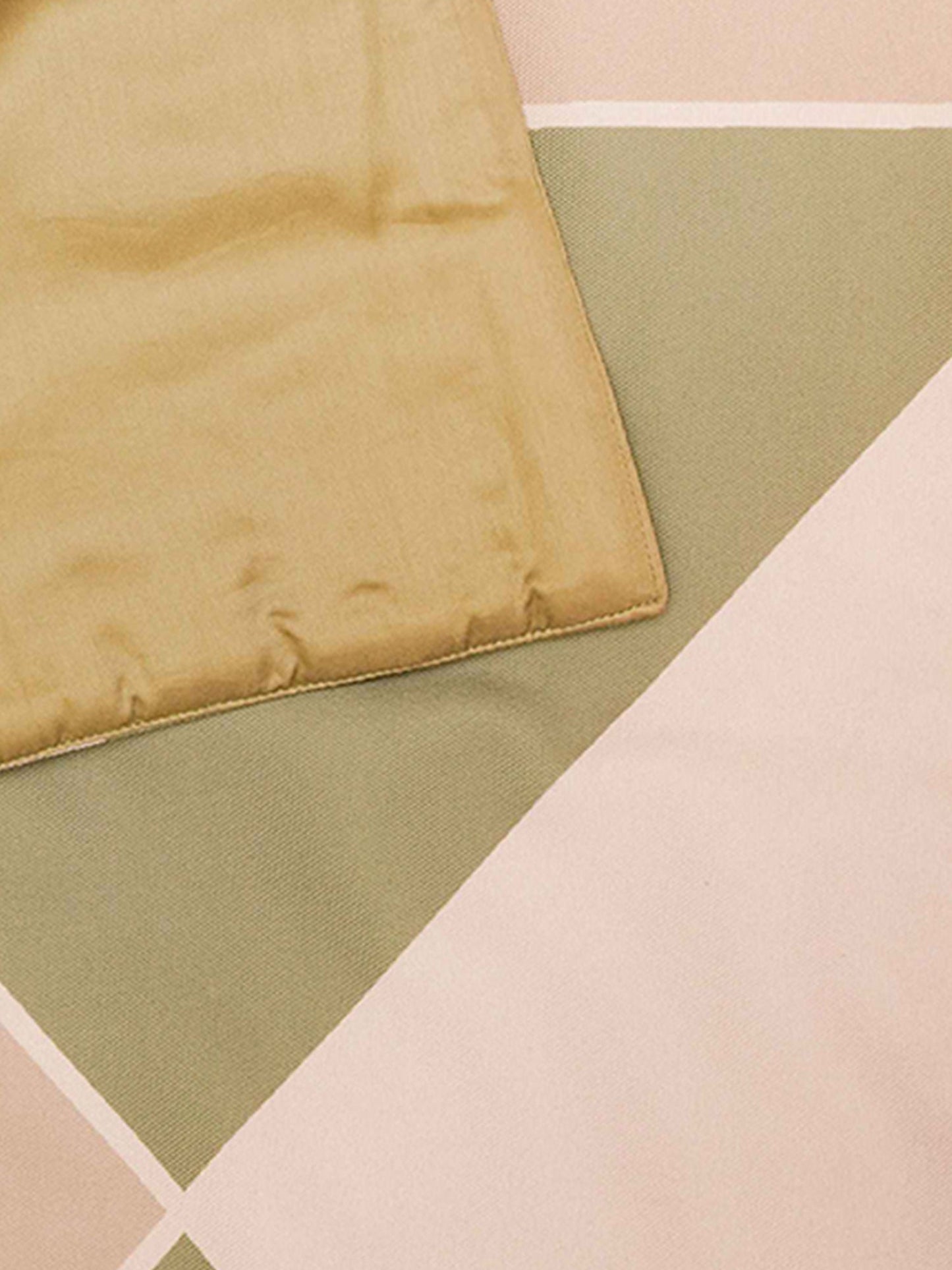 Quilt with 2 Pillow Shams Polyester Blend Digital Print Off-White, Green and Beige - (90" X 108" ; Pillow - 17" X 27")
