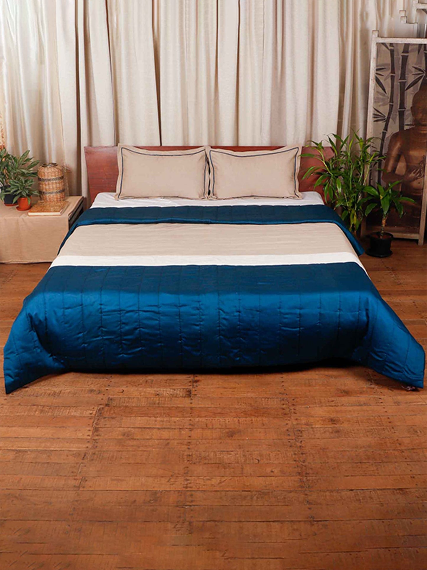Quilt with 2 Pillow Shams Cotton and Polyester Patchwork Off-White, Blue and Beige - (90" X 108" ; Pillow - 17" X 27")