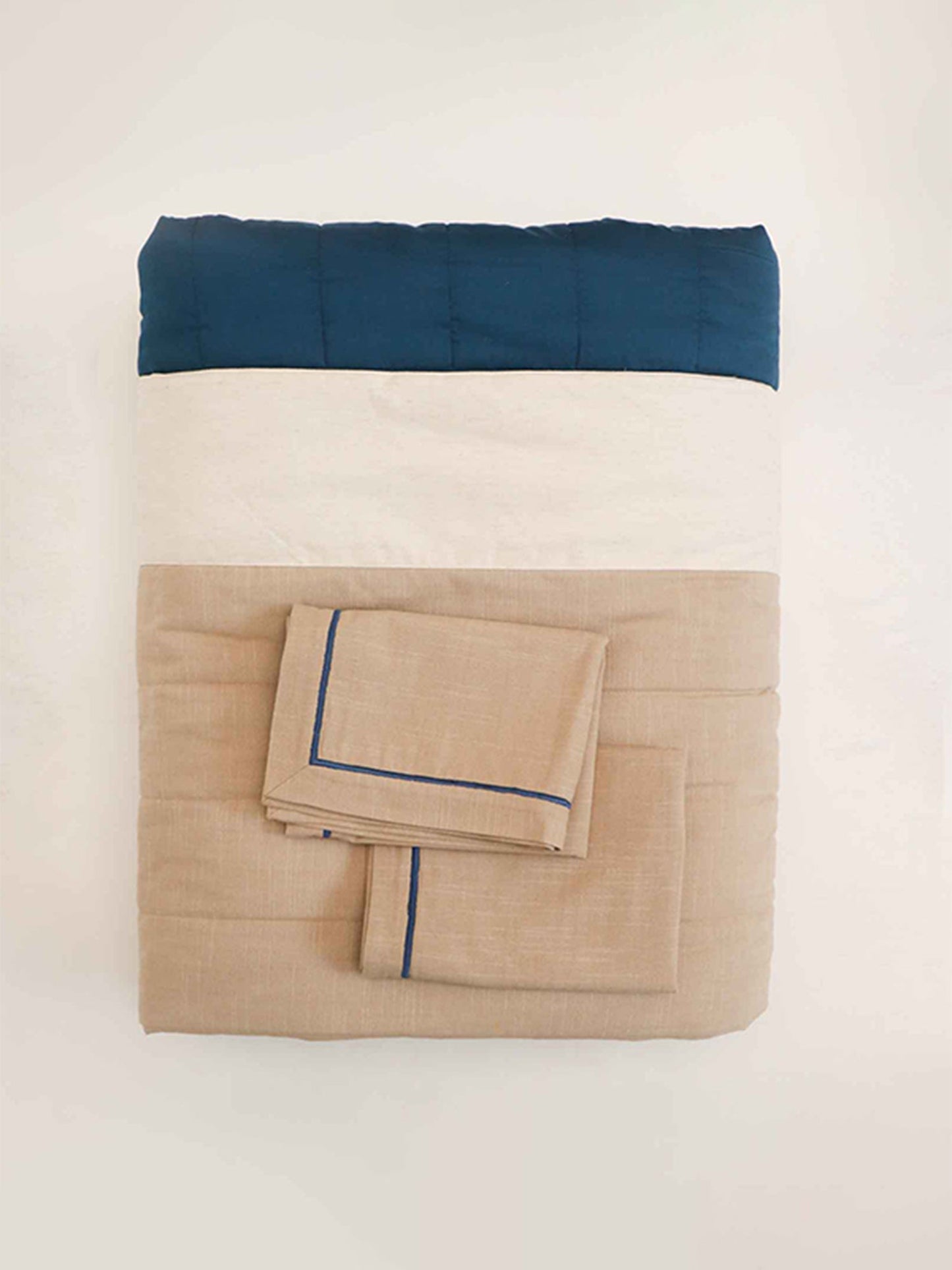 Quilt with 2 Pillow Shams Cotton and Polyester Patchwork Off-White, Blue and Beige - (90" X 108" ; Pillow - 17" X 27")