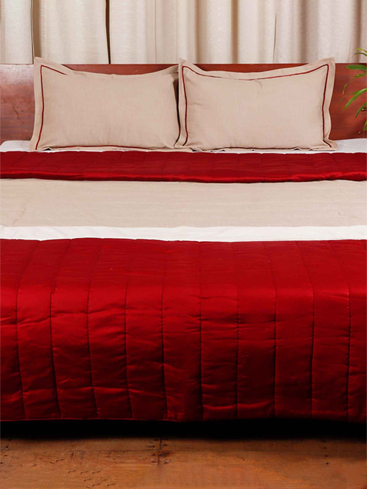 Quilt with 2 Pillow Shams Cotton and Polyester Patchwork Off-White, Red and Beige - (90" X 108" ; Pillow - 17" X 27")