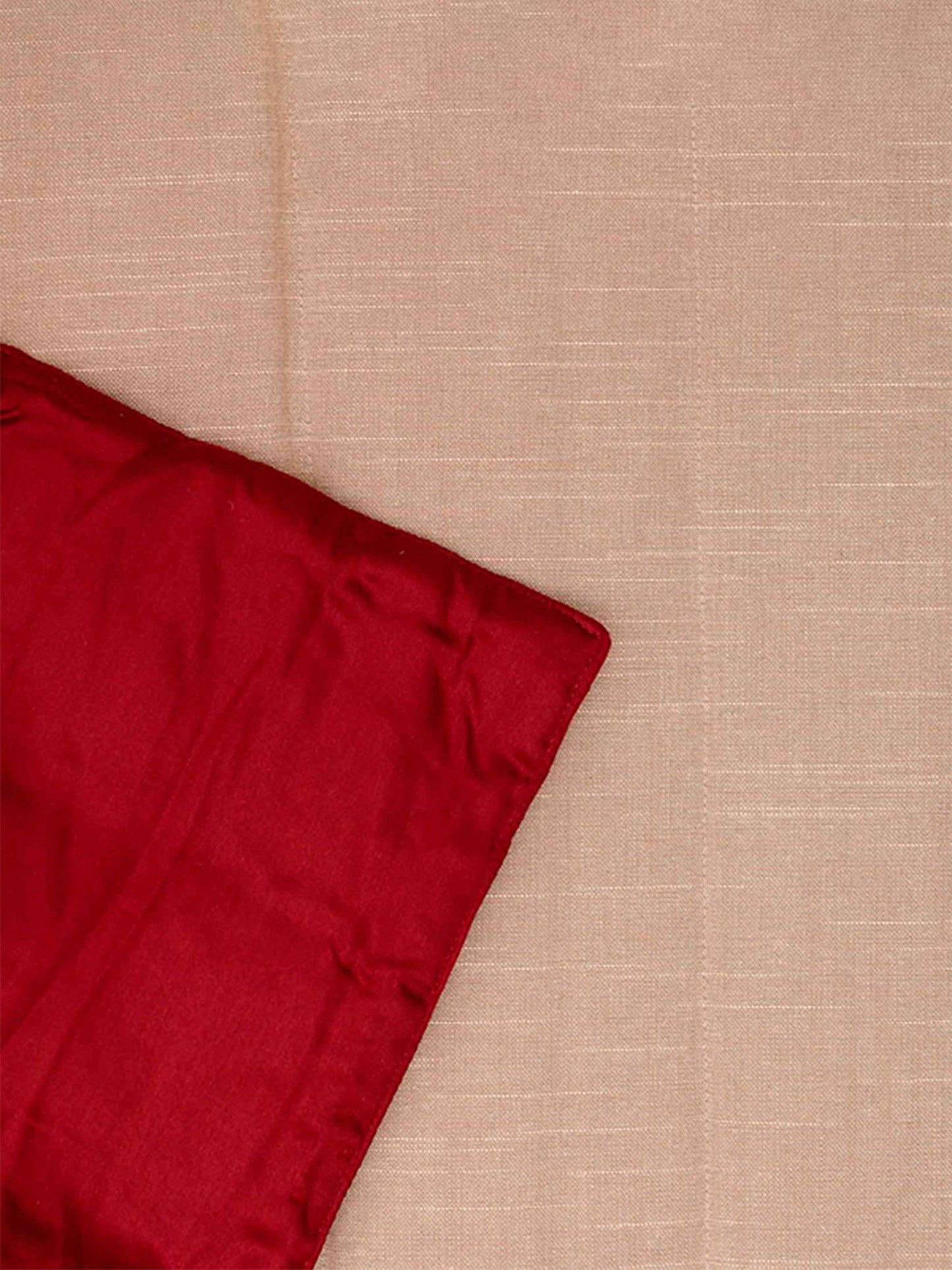 Quilt with 2 Pillow Shams Cotton and Polyester Patchwork Off-White, Red and Beige - (90" X 108" ; Pillow - 17" X 27")