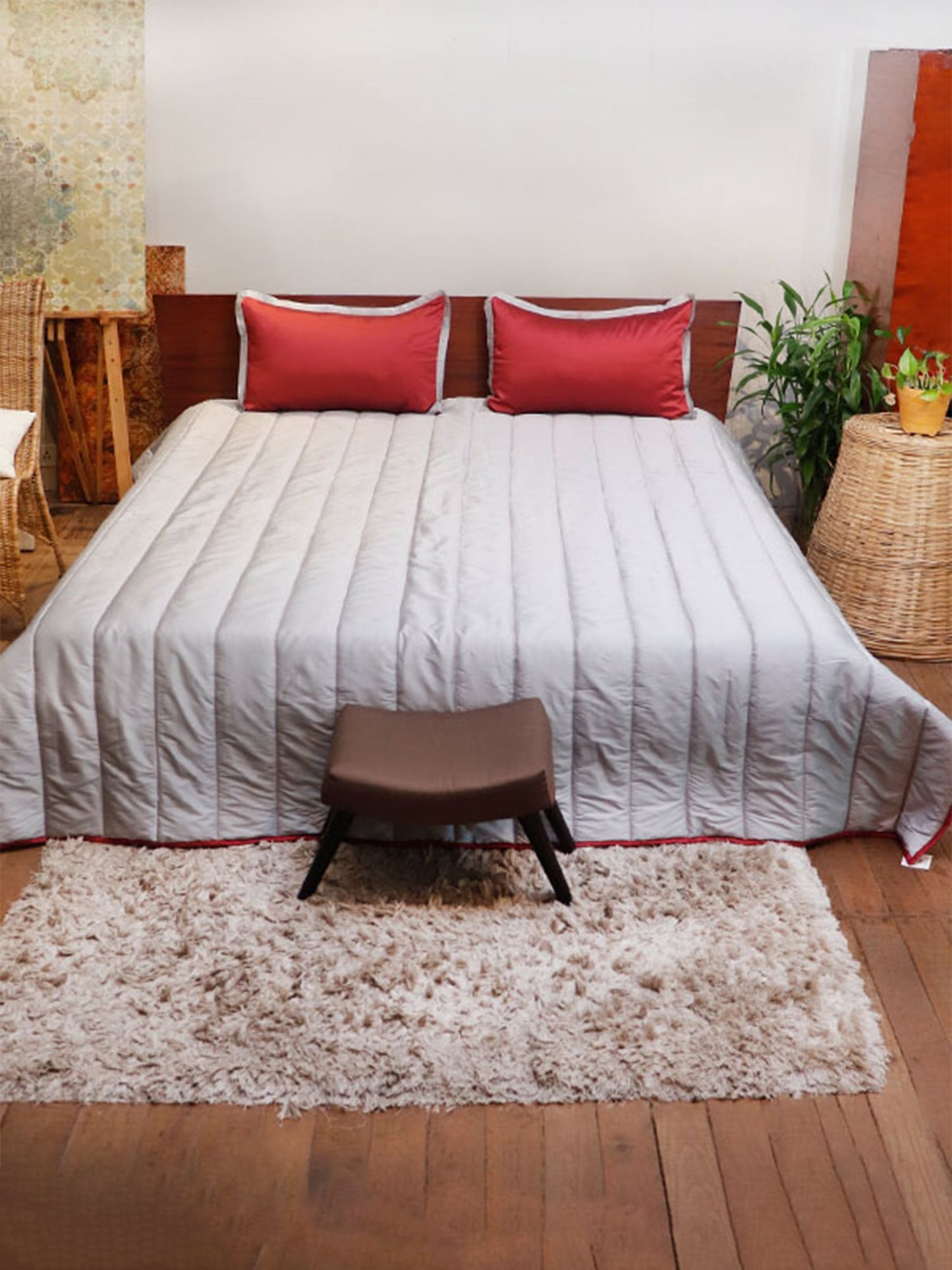 Quilt with 2 Pillow Shams Decorative Polyester Reversible Grey - (90" X 108" ; Pillow - 17" X 27")