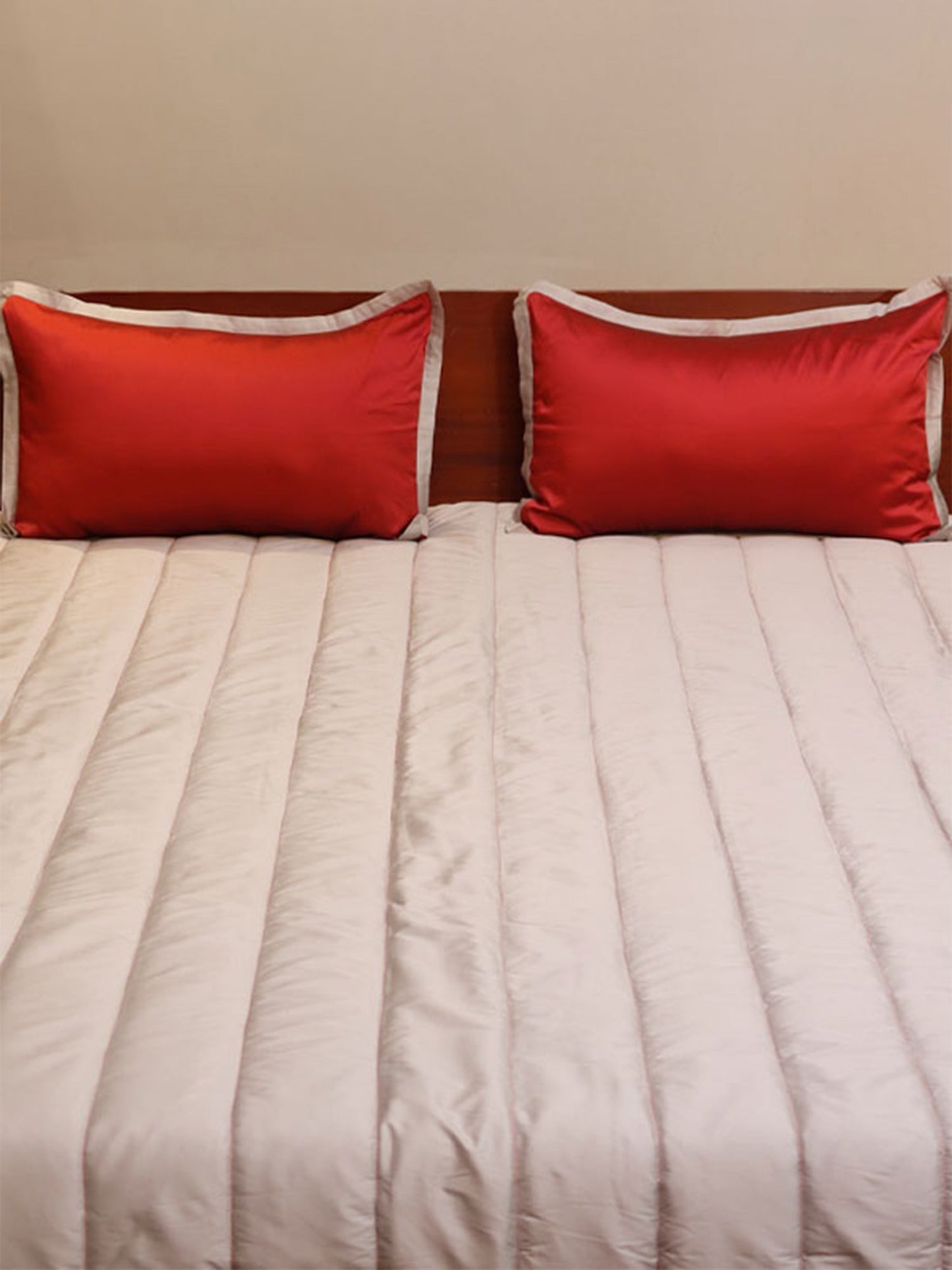 Quilt with 2 Pillow Shams Decorative Polyester Reversible Grey - (90" X 108" ; Pillow - 17" X 27")