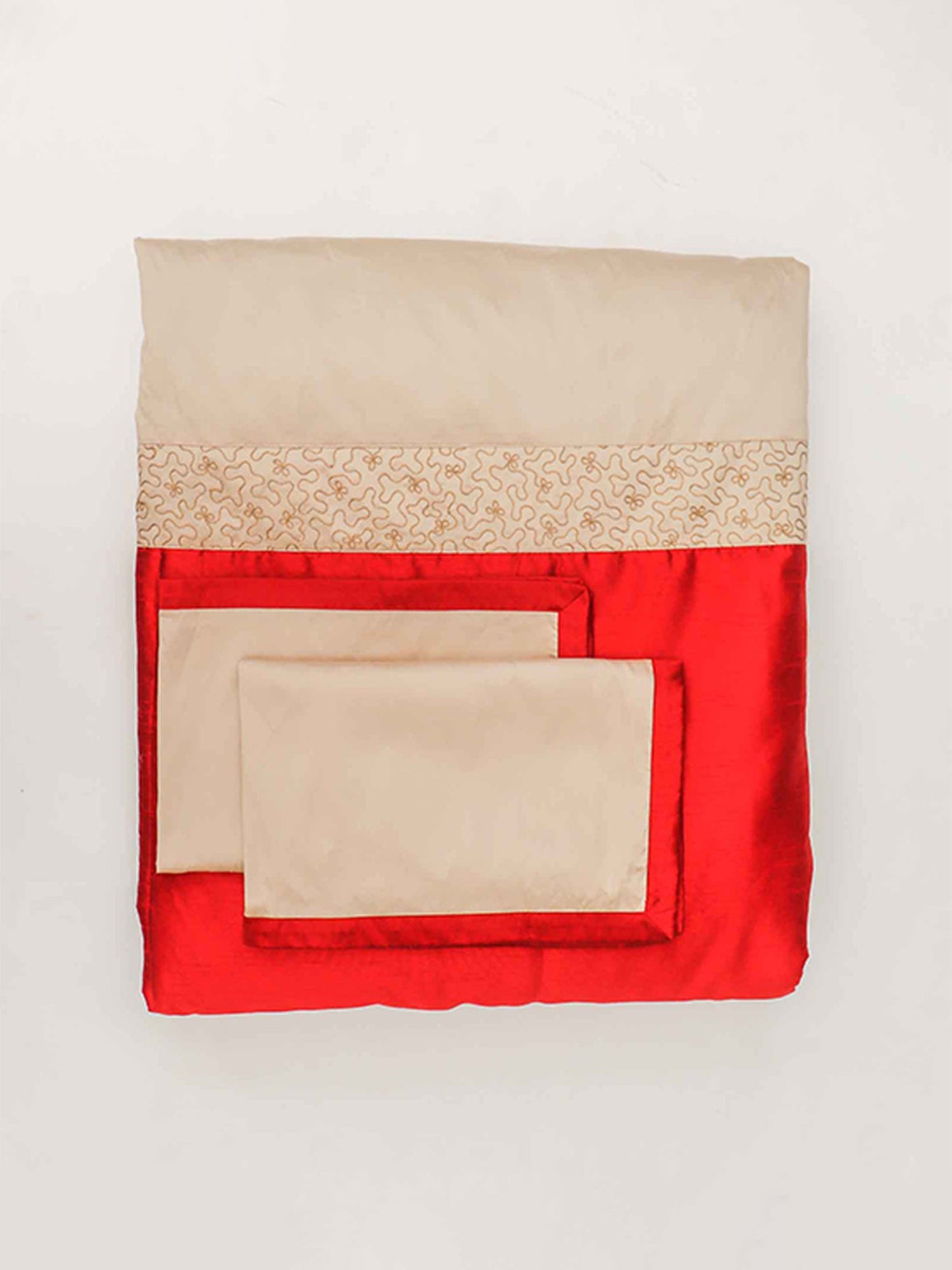 Quilt with 2 Pillow Shams Blended Polyester and Cotton Embroidered Patchwork Red and Cream - (90" X 108" ; Pillow - 17" X 27")