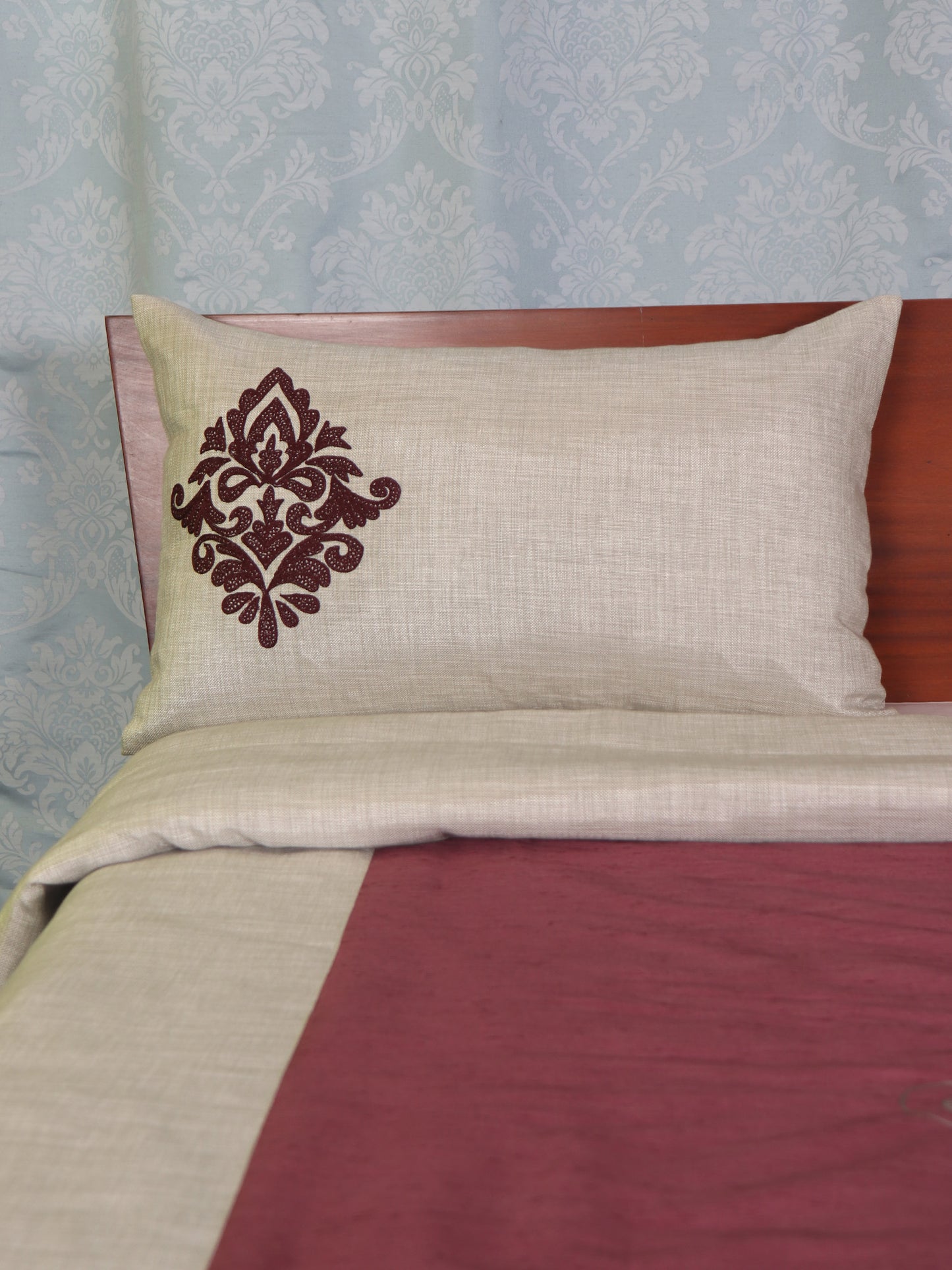 Marron colored embroidered bed quilt /comforter with 2 matching pillow covers made from cotton blended front and cotton backed quilt for king size double bed 