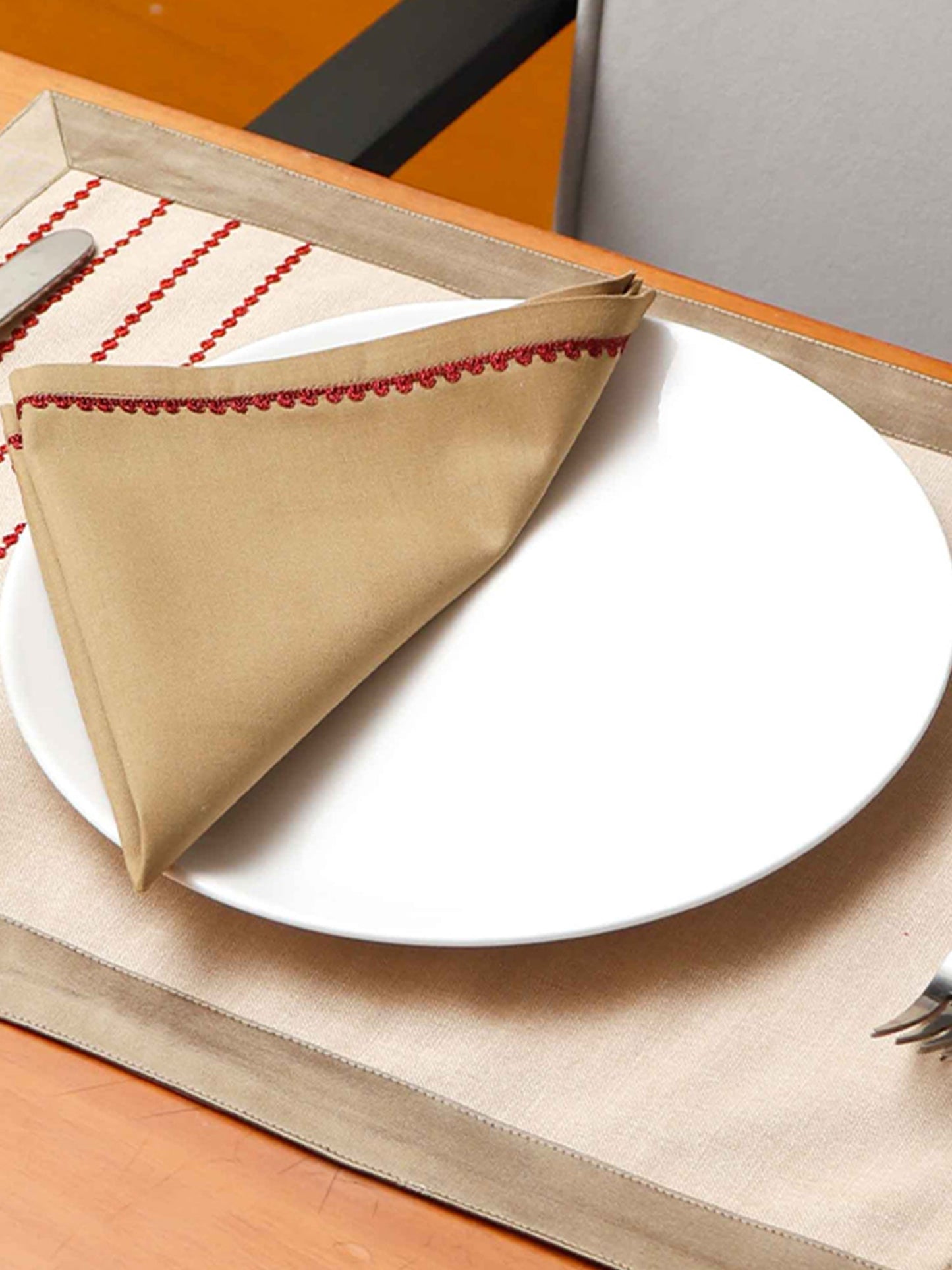 Table Mats and Napkins Polyester and Cotton Embroidered Beige - 13" x 19" ; 16" x 16" - Set of 6