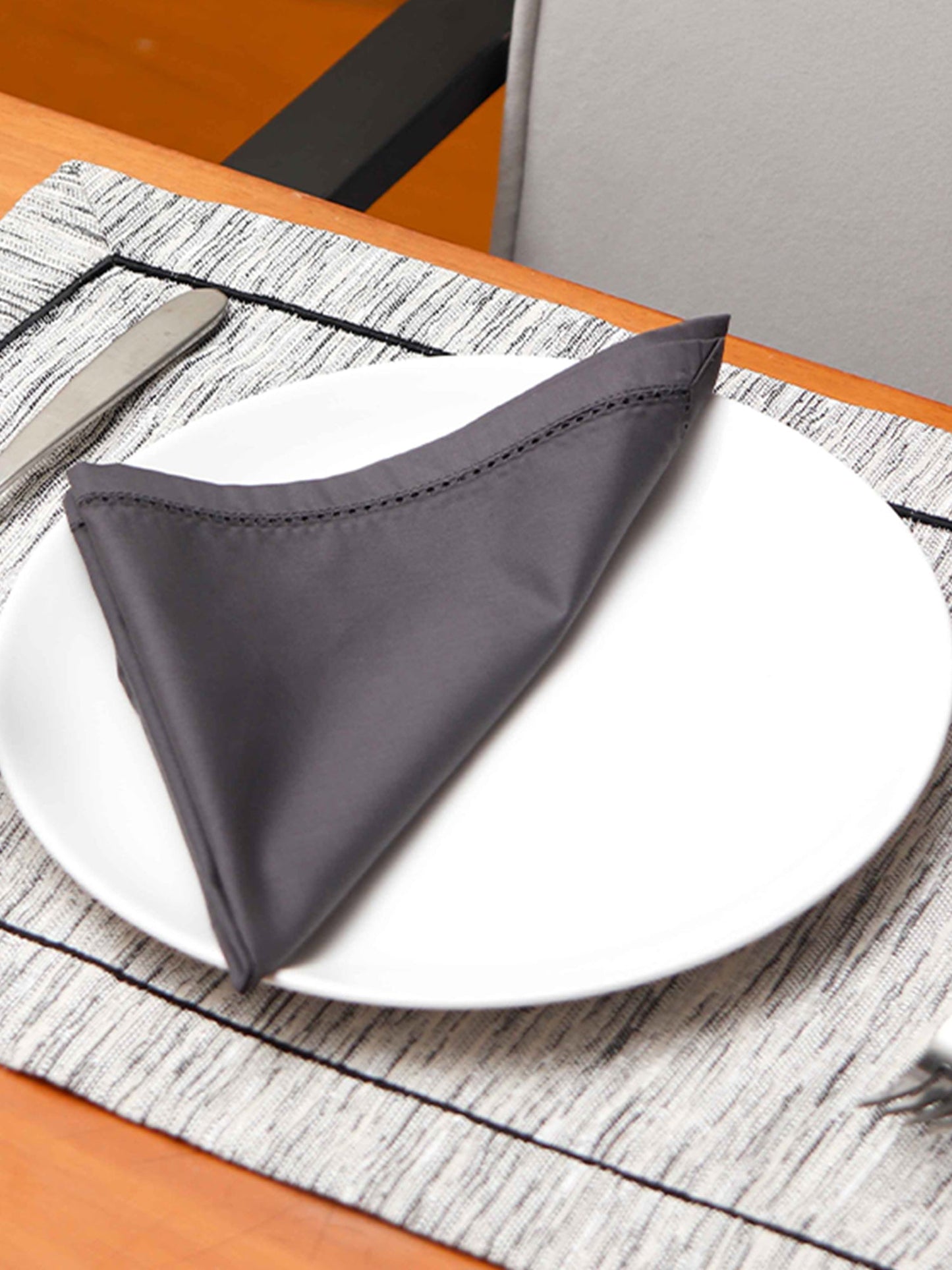 Table Mats and Napkins Cotton and Polyester Textured Grey and Black - 13" x 19" ; 16" x 16" - Set of 6