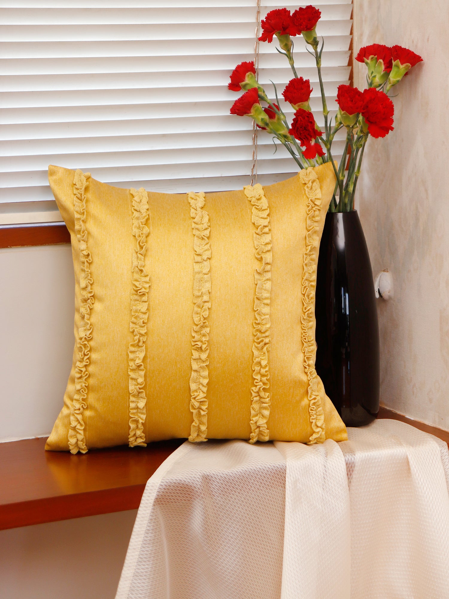 Cushion Cover Technique Ruffles Yellow - 16" x 16"