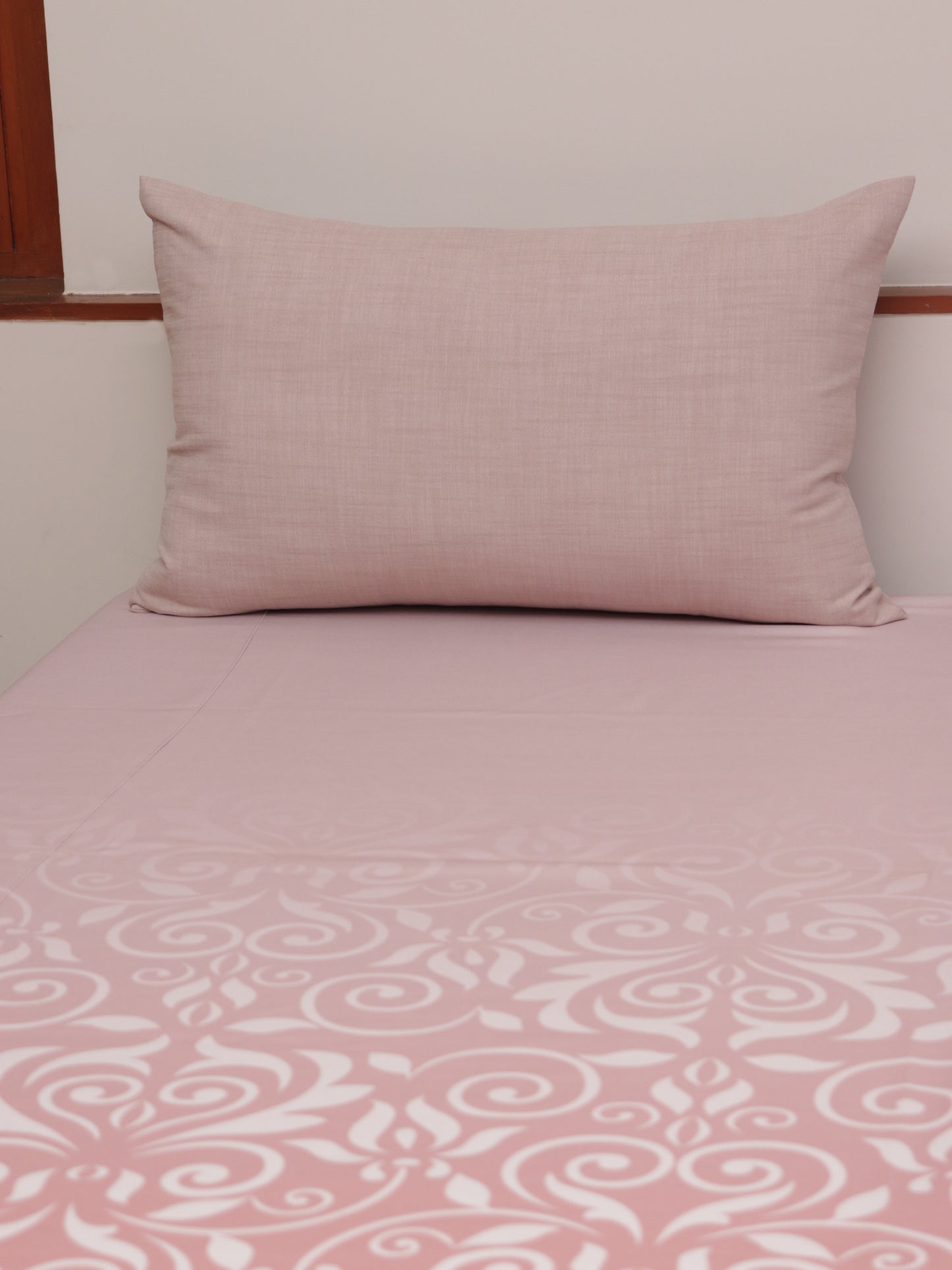 Coral Pink colored floral printed bed cover with 2 matching pillow covers made from cotton blend for queen size double bed 90x108 inch