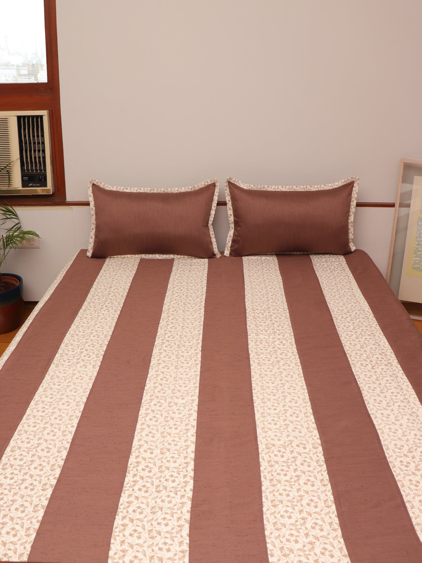 Bedcover With 2 Pilllow Sham Cotton Ployester Stripes Patchwork with Print Brown - 90" X 108", 17" X 27"
