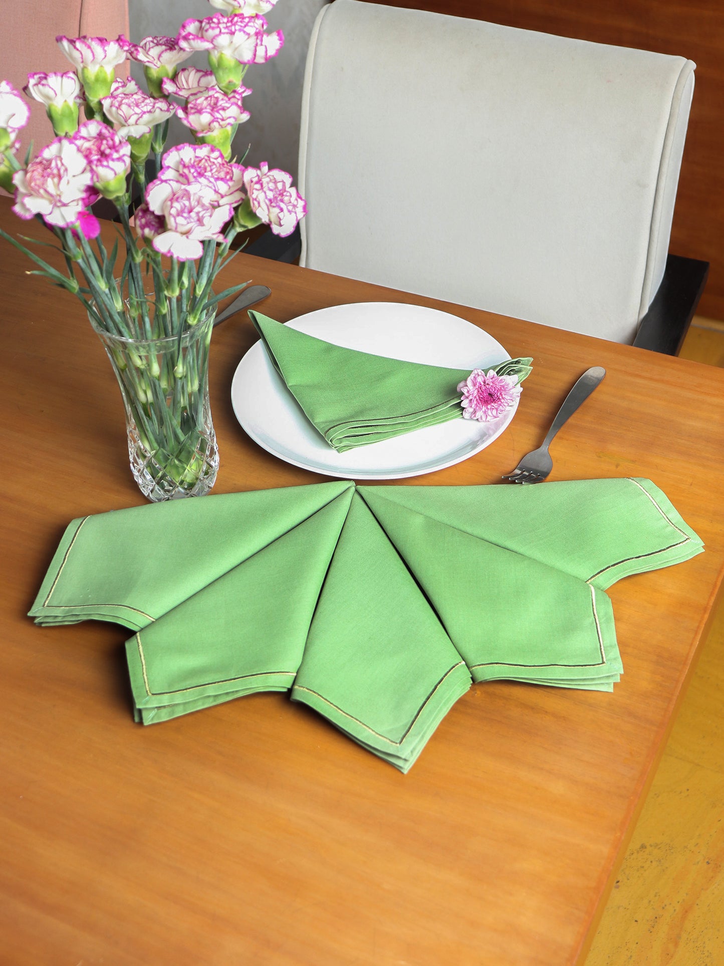 embroidered set of 6 dinner napkins in olive green color - 16x16 inch