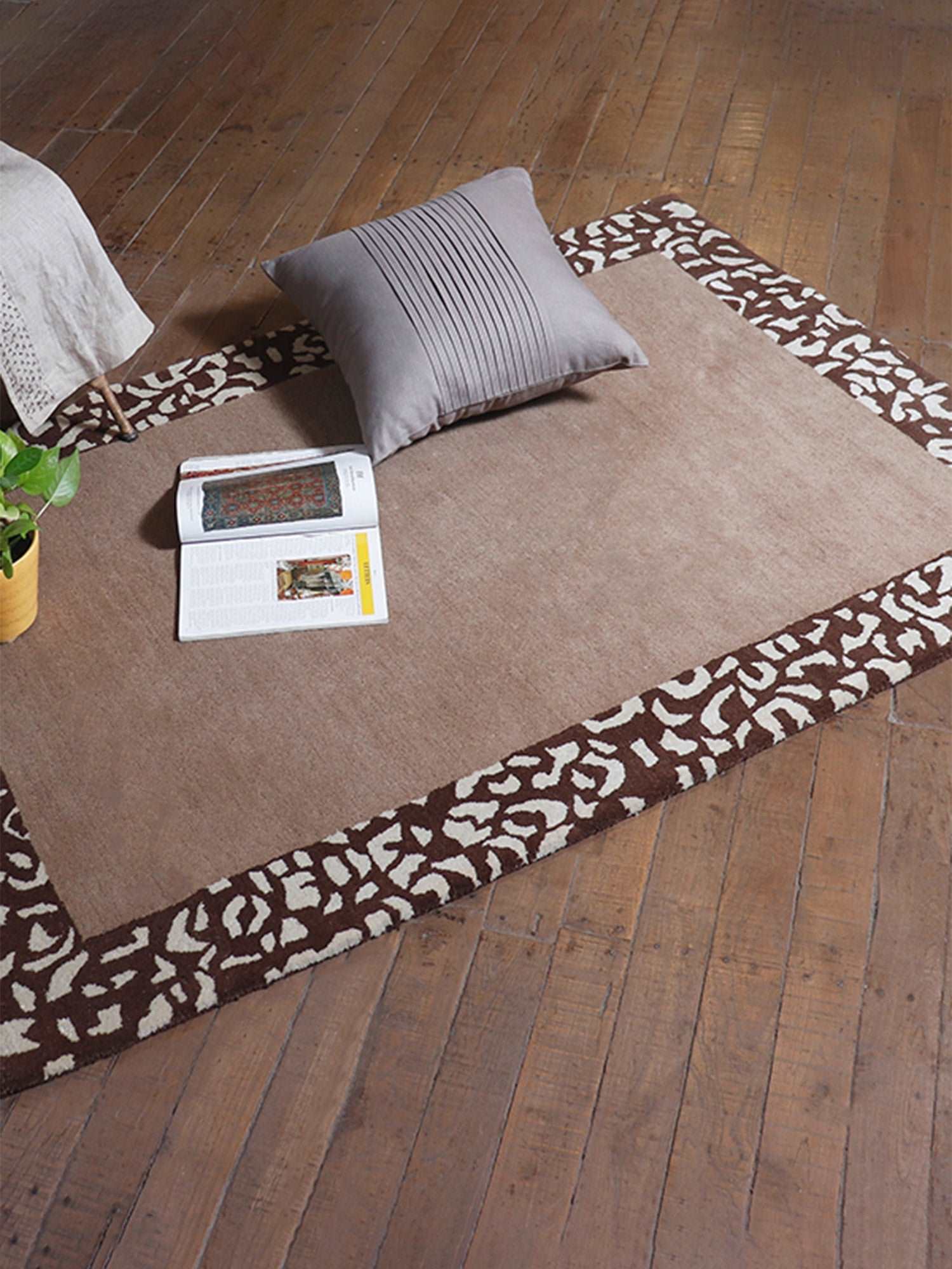 Carpet Hand Tufted 100% Woollen Border Beige And Brown Leopard  - 4ft X 6ft