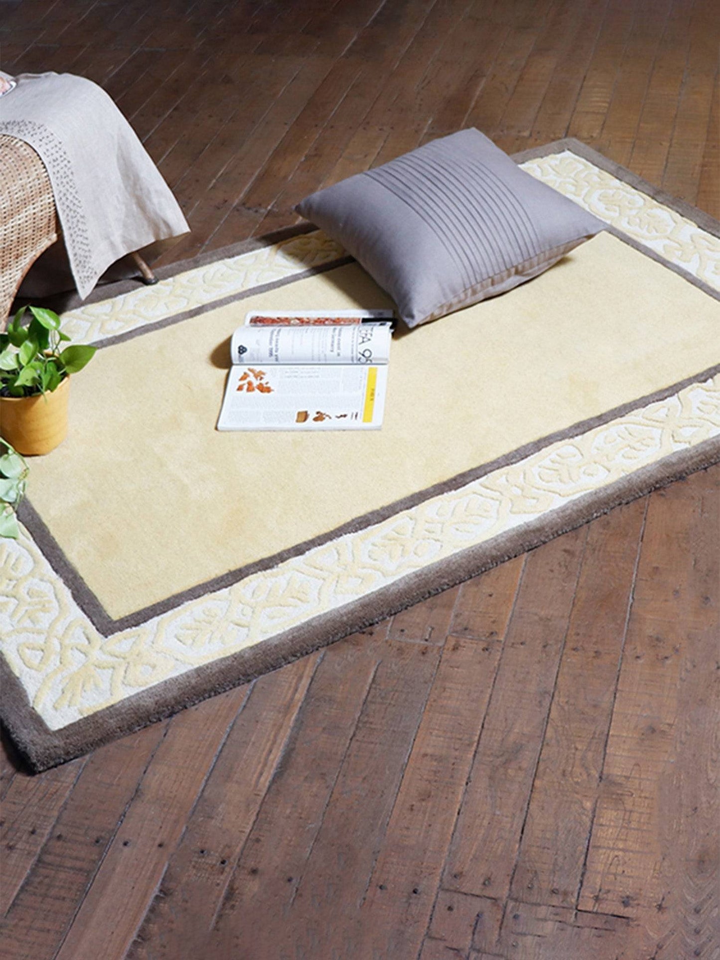 Carpet Hand Tufted 100% Woollen Ornamental Border Gold Brown - 4ft X 6ft