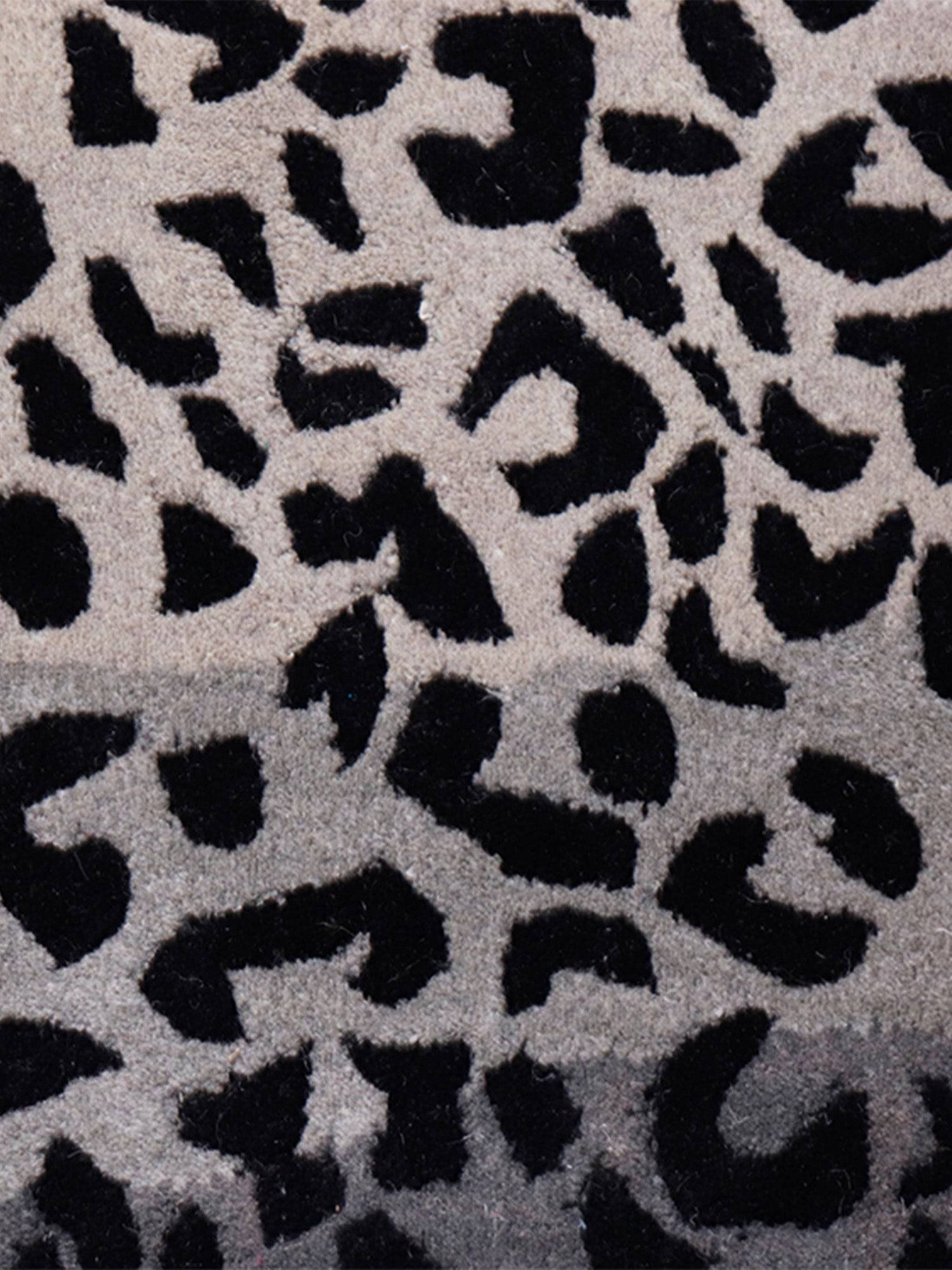 Carpet Hand Tufted 100% Woollen Grey And Black Animal Print - 4ft X 6ft