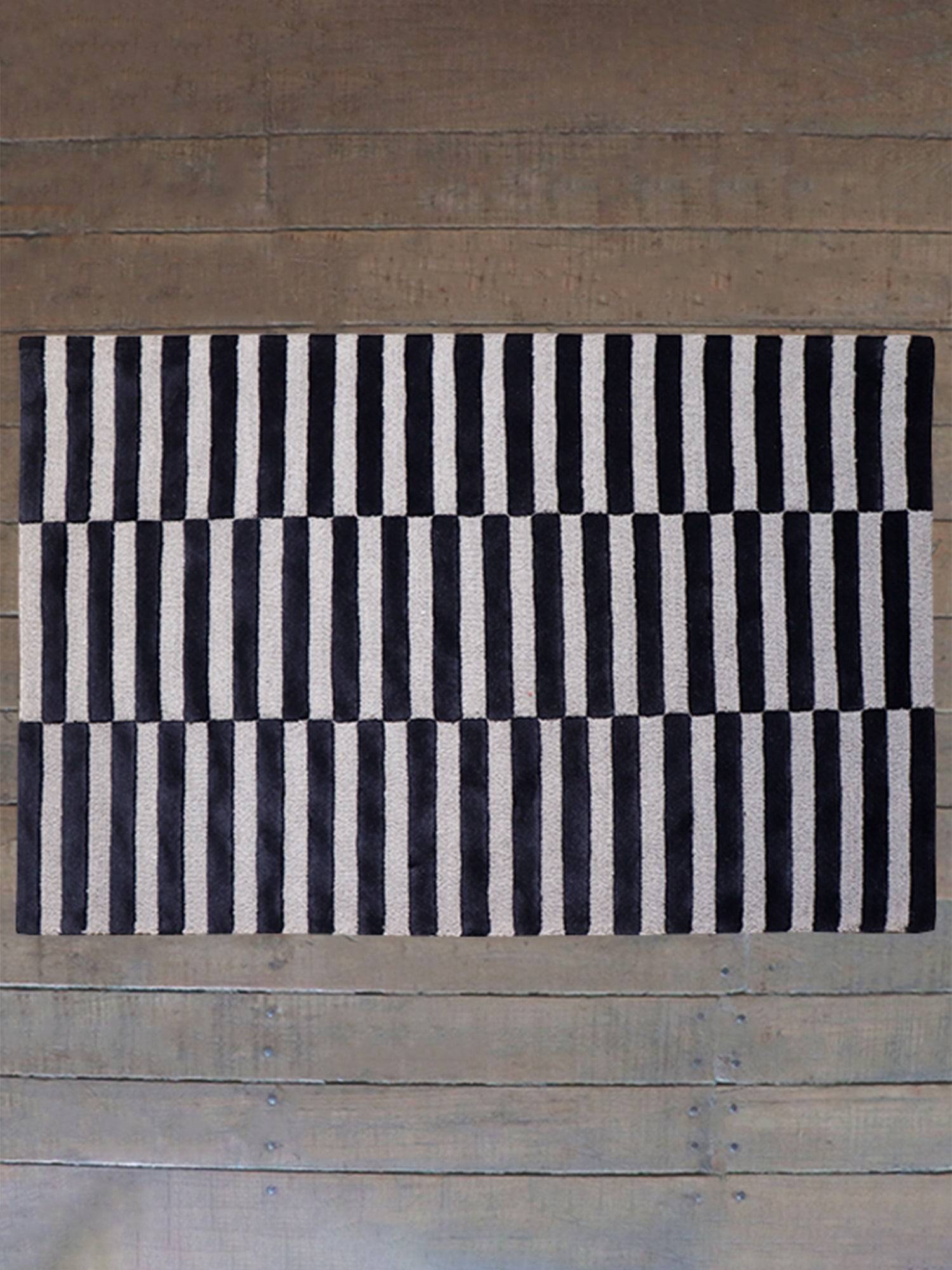 Carpet Hand Tufted 100% Woollen Geometric Black White- 4ft X 6ft