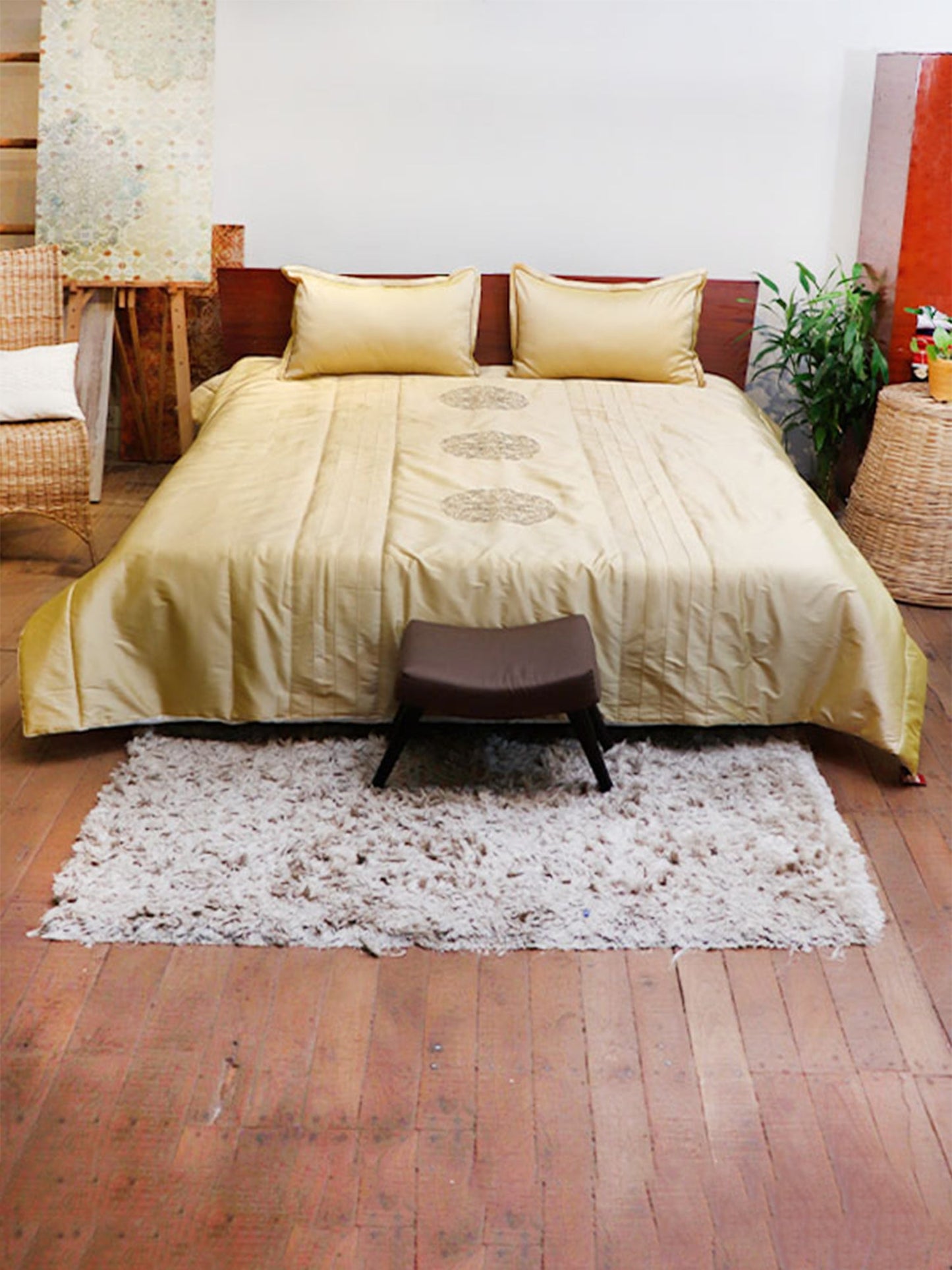 Quilt with 2 Pillow Shams Polyester and Cotton Embroidered Pintuck Golden - (90" X 108" ; Pillow - 17" X 27")