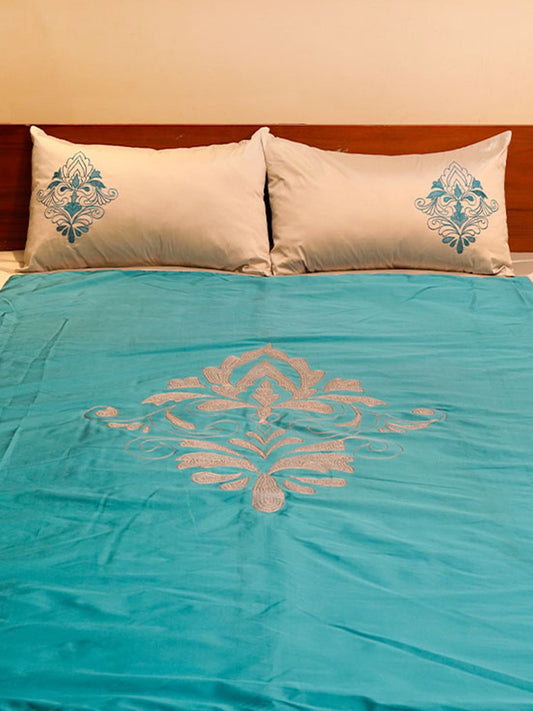 Quilt with 2 Pillow Shams Polyester and Cotton Embroidered Turquoise Blue - (90" X 108" ; Pillow - 17" X 27")