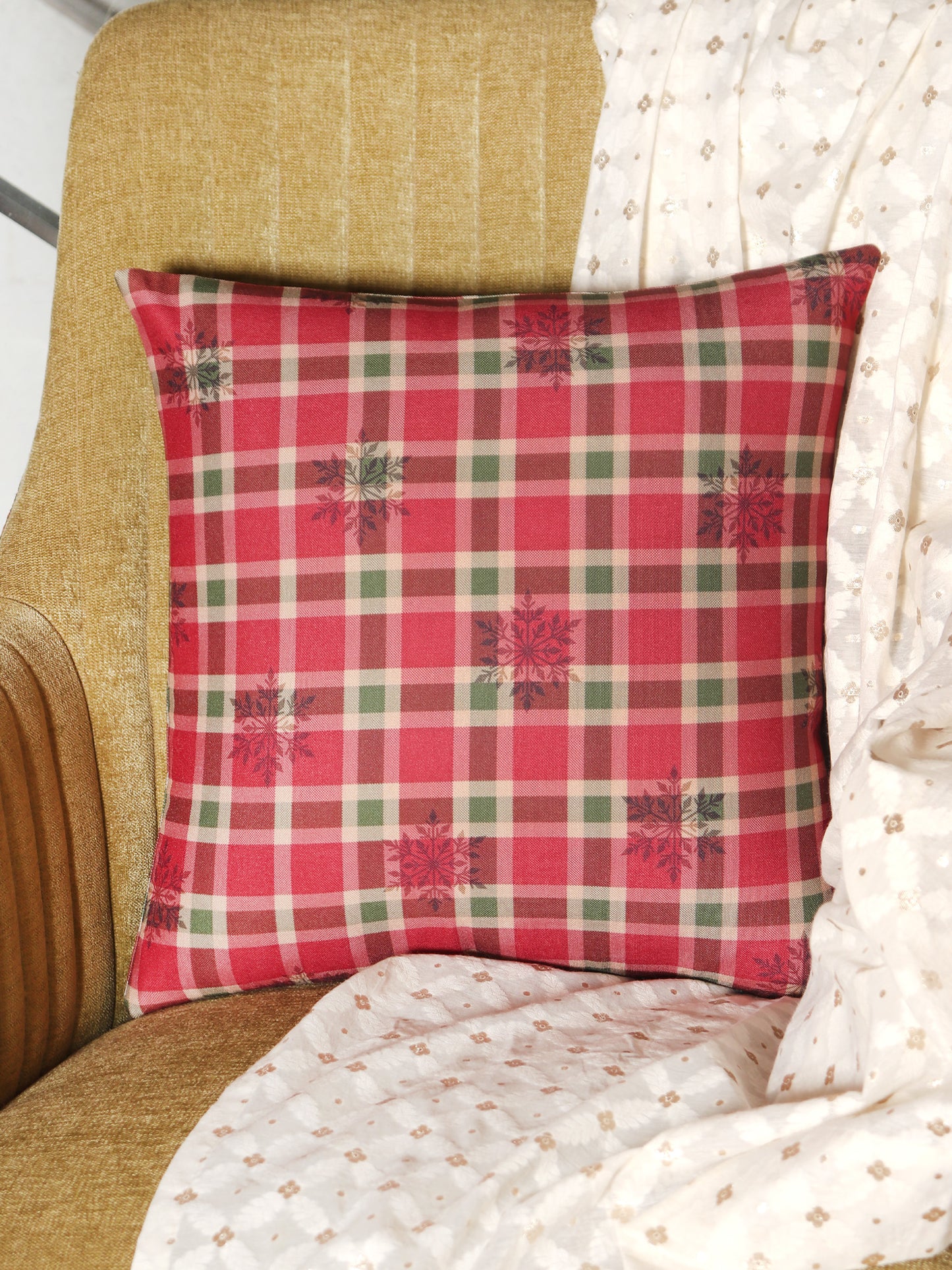 Reversible Cushion Cover Polycanvas Digital print Checks with Snowflakes Red - 16" X 16"