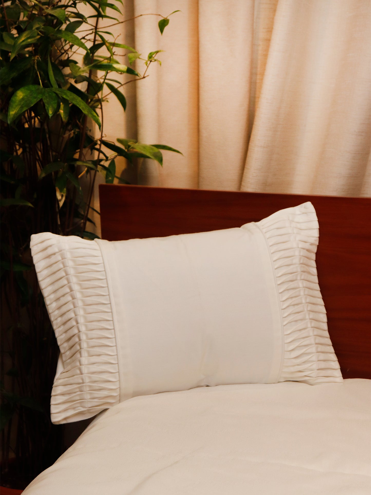 Technique Cushion Cover Cotton Blend White Pleated - 14"x22"